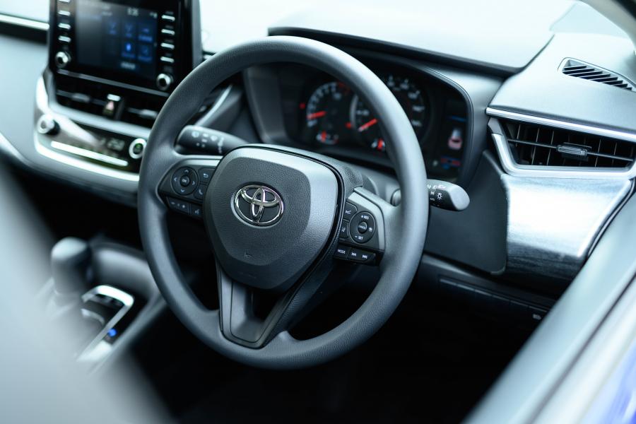 Торпедо Toyota Corolla Hybrid G-X 2019 года  (JP) (фото 5 из 12)
